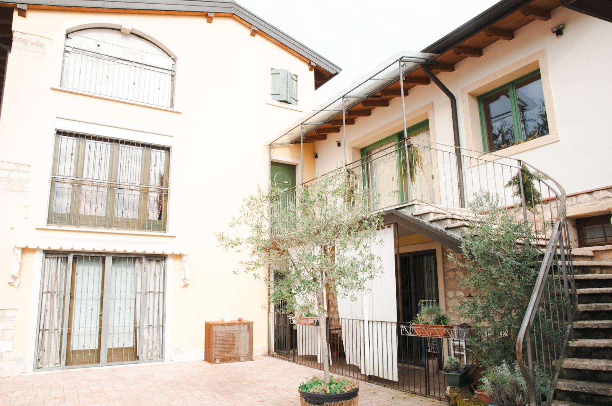 Casale Manzoni Apartman Verona Kültér fotó